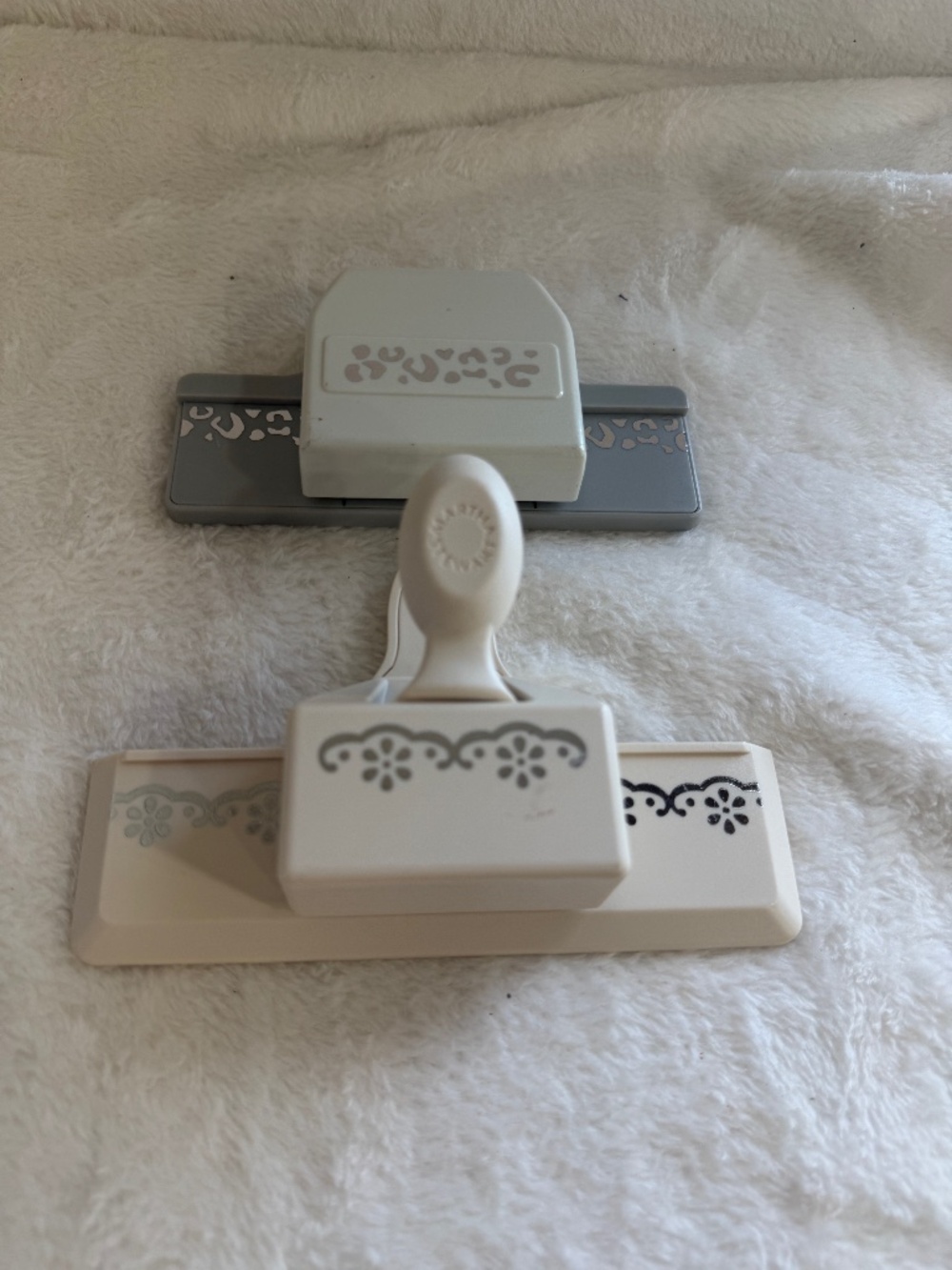 Lot of 2 Decorative Border PaperPunches Floral Scalloped Card Making Scrapbookin